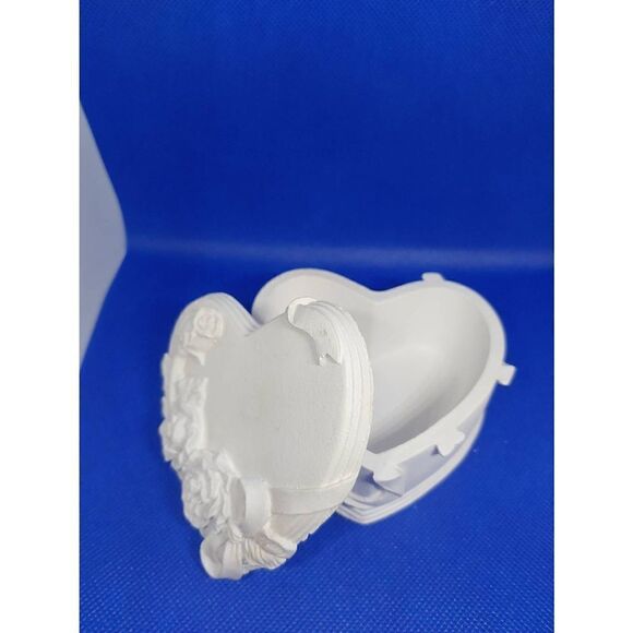 Raw Plaster Heart Trinket Box - Picture 2 of 12